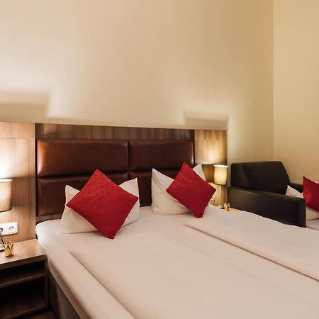 Hotel Koenigshof ハンブルク エクステリア 写真