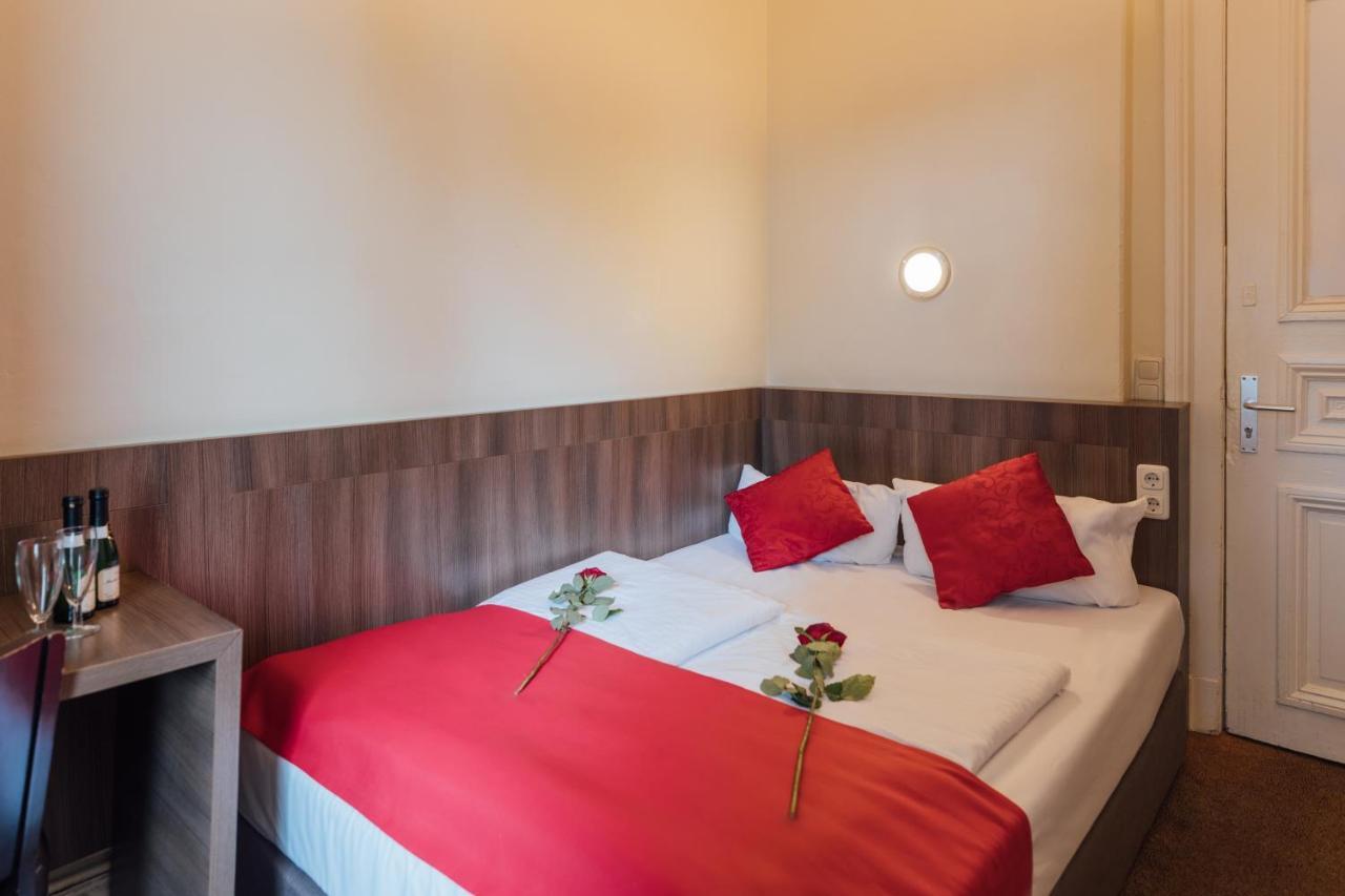 Hotel Koenigshof ハンブルク エクステリア 写真