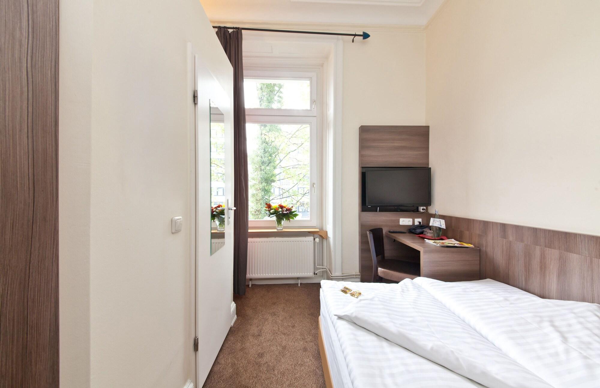 Hotel Koenigshof ハンブルク エクステリア 写真