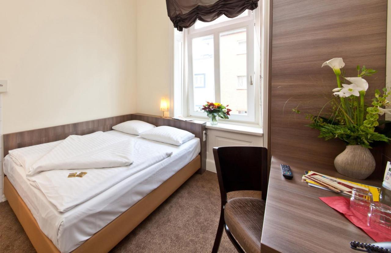 Hotel Koenigshof ハンブルク エクステリア 写真