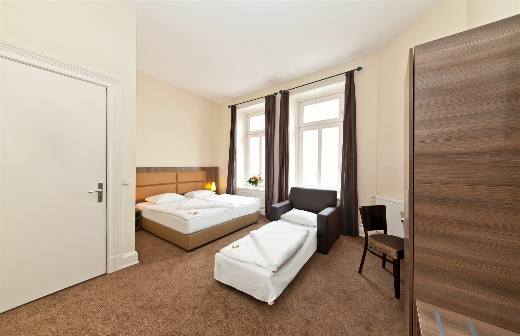 Hotel Koenigshof ハンブルク エクステリア 写真