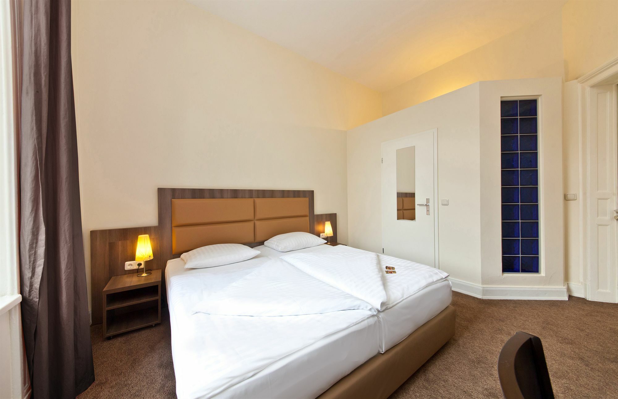 Hotel Koenigshof ハンブルク エクステリア 写真